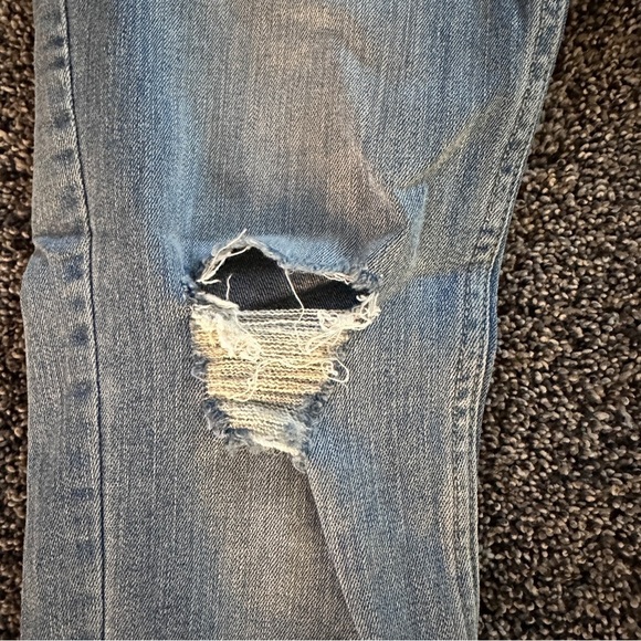 H&M Divided Distressed High-Rise Straight Leg Jeans Light Wash Size 6 - Picture 6 of 7